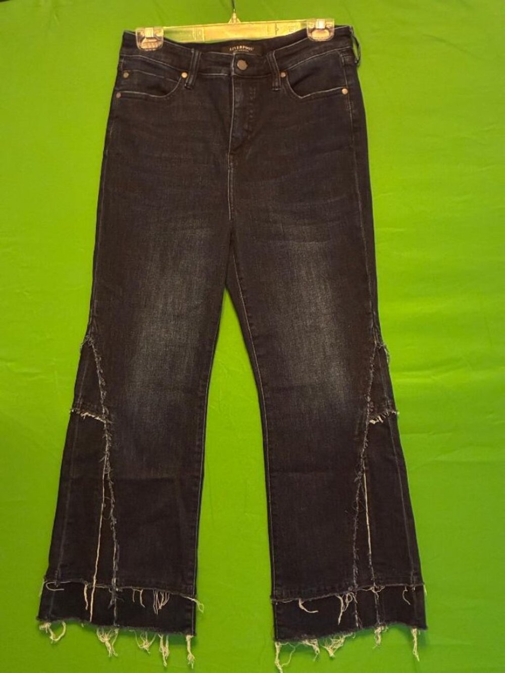 Liverpool Hannah Crop Flare Jeans Women's 10/30 Blue HR Raw Hem Edgy Boho Denim